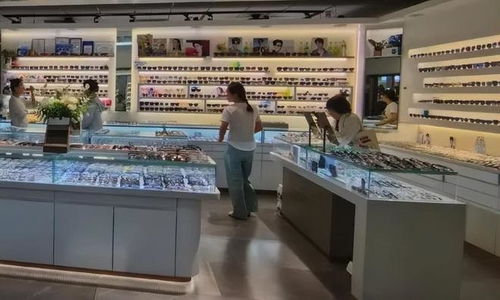 6万家眼镜店暴利梦碎 一场迟来十年的家庭服务行业大考